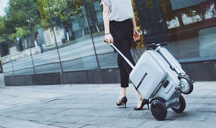 Airwheel SE3,rideable suitcase