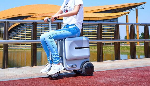 Airwheel SE3 ride on luggage for adults