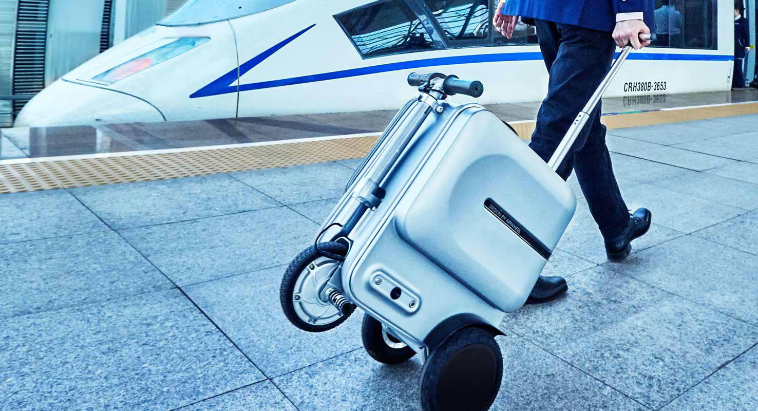 Airwheel SE3 rideable suitcase