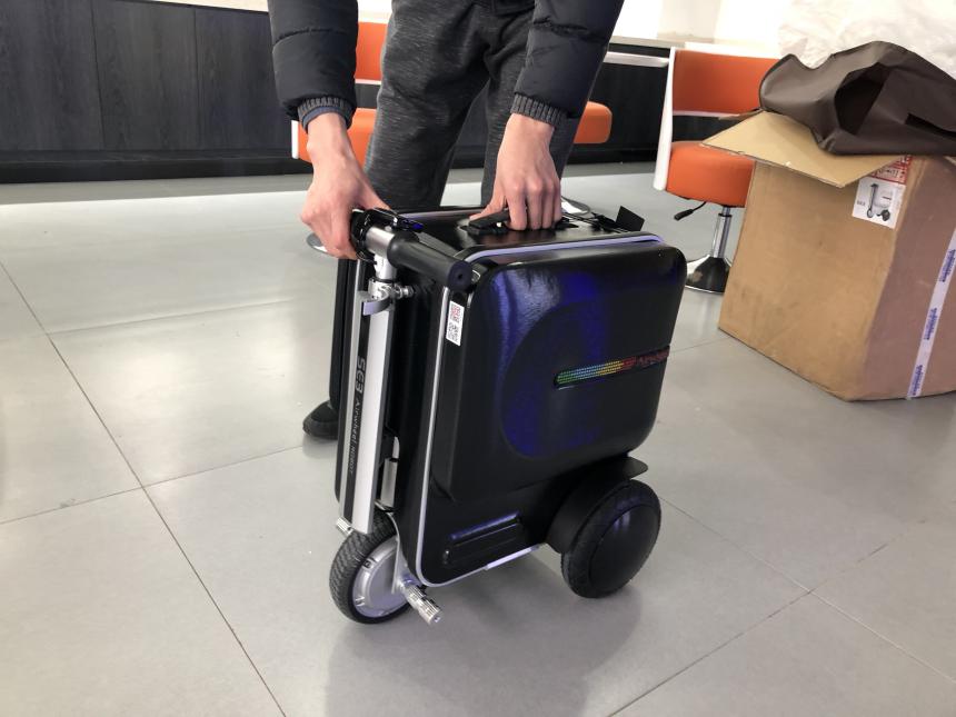 Airwheel SE3 rideabled Luggage